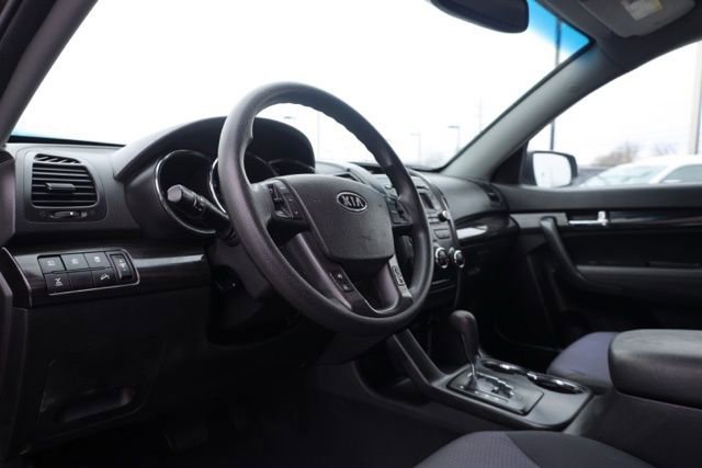 Used 2012 Kia Sorento LX w/ Third Row Pkg image 18