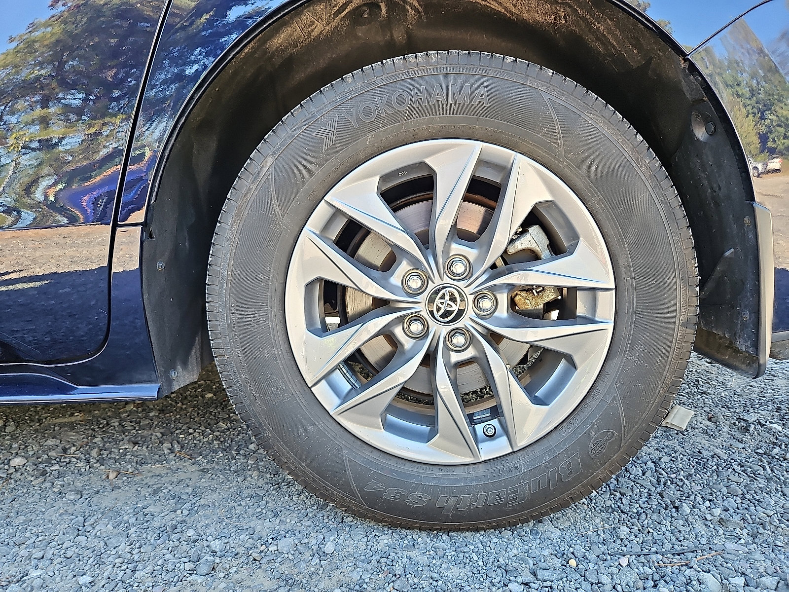Used 2023 Toyota Sienna XLE image 9