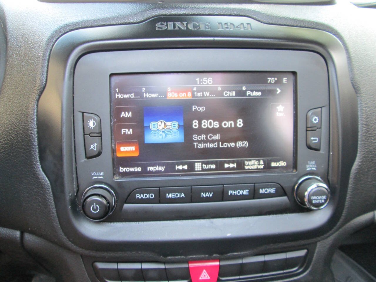 Used 2015 Jeep Renegade Latitude AWD/4WD image 12