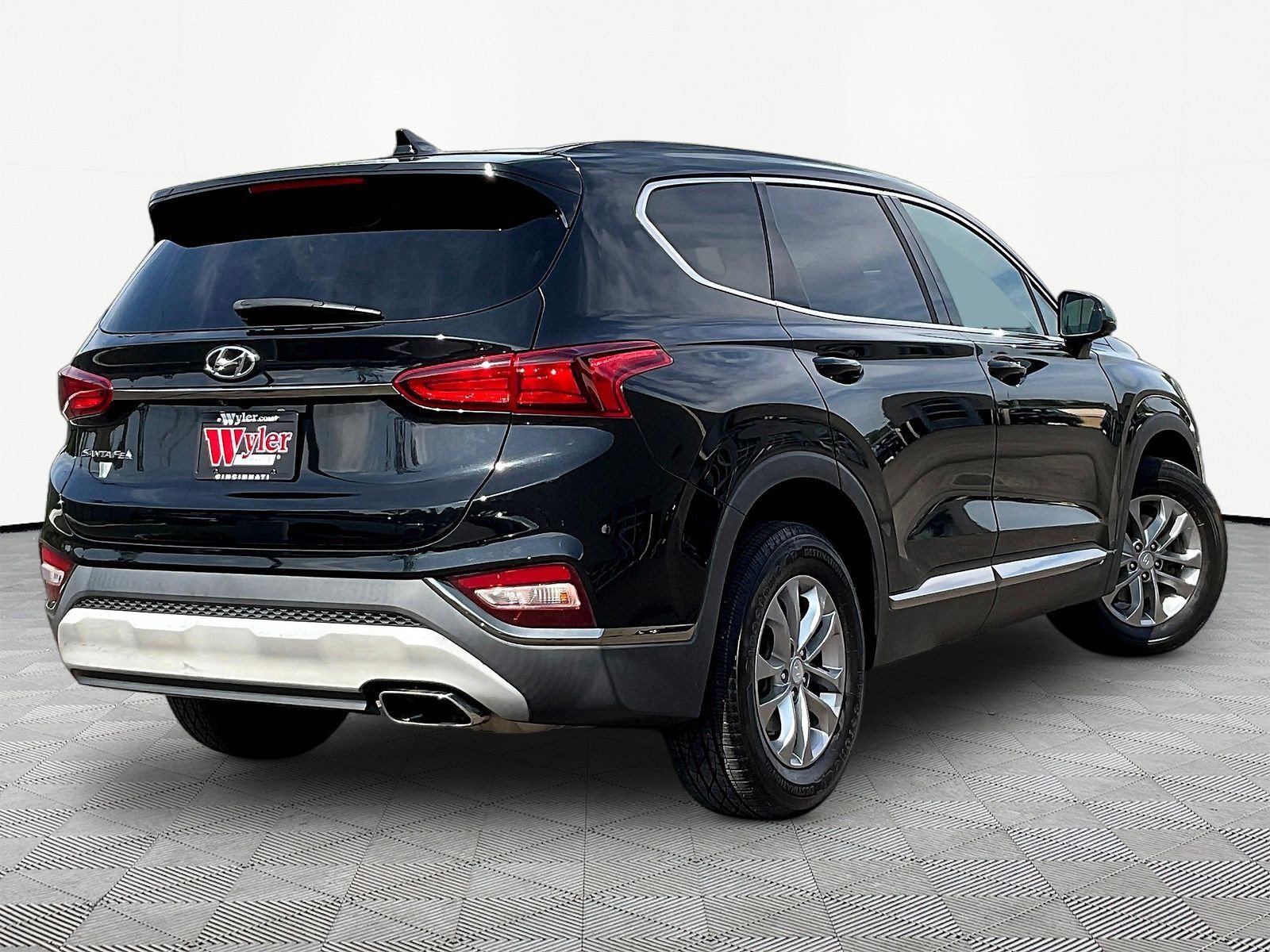 Used 2019 Hyundai Santa Fe SEL FWD image 6