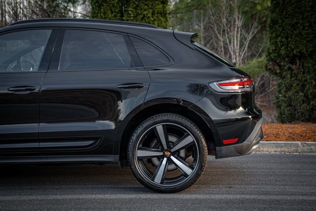 Used 2023 Porsche Macan Turbo image 11