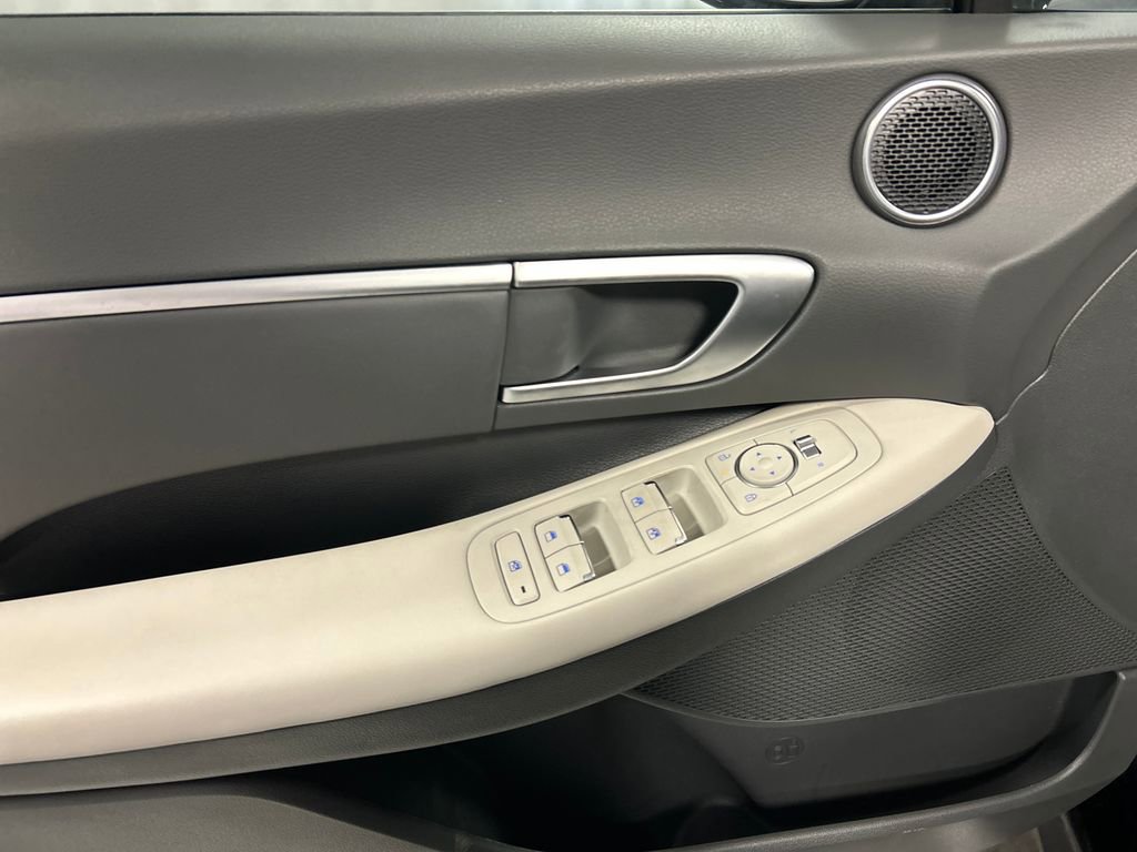 Used 2025 Hyundai Sonata SEL image 12