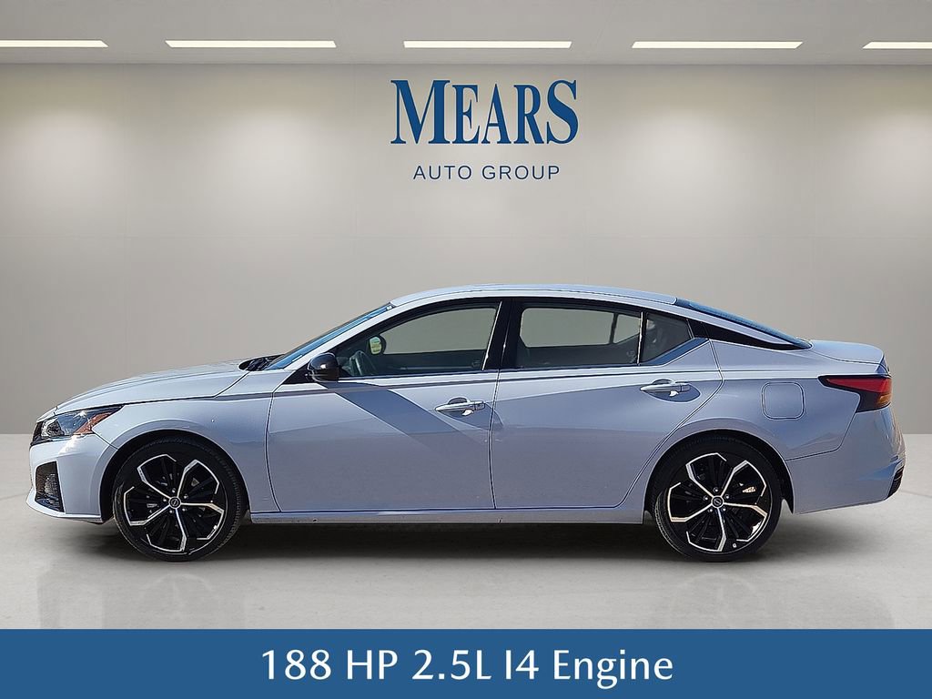 Used 2024 Nissan Altima 2.5 SR image 3