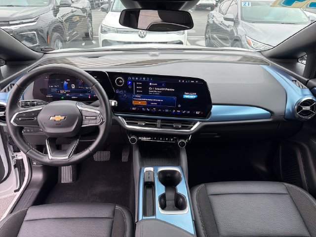 Certified 2024 Chevrolet Equinox EV LT FWD image 13