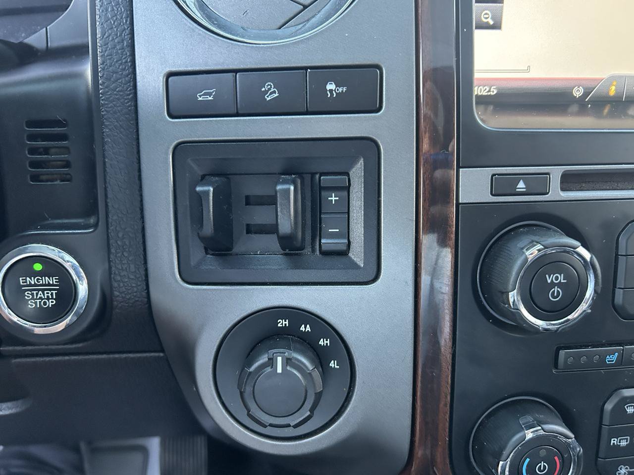 Used 2015 Ford Expedition EL Platinum AWD/4WD image 28