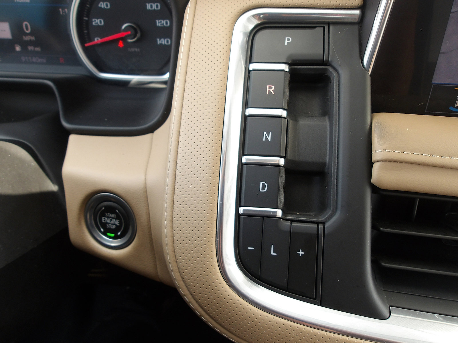 Used 2021 Chevrolet Tahoe Premier w/ Premium Package image 25