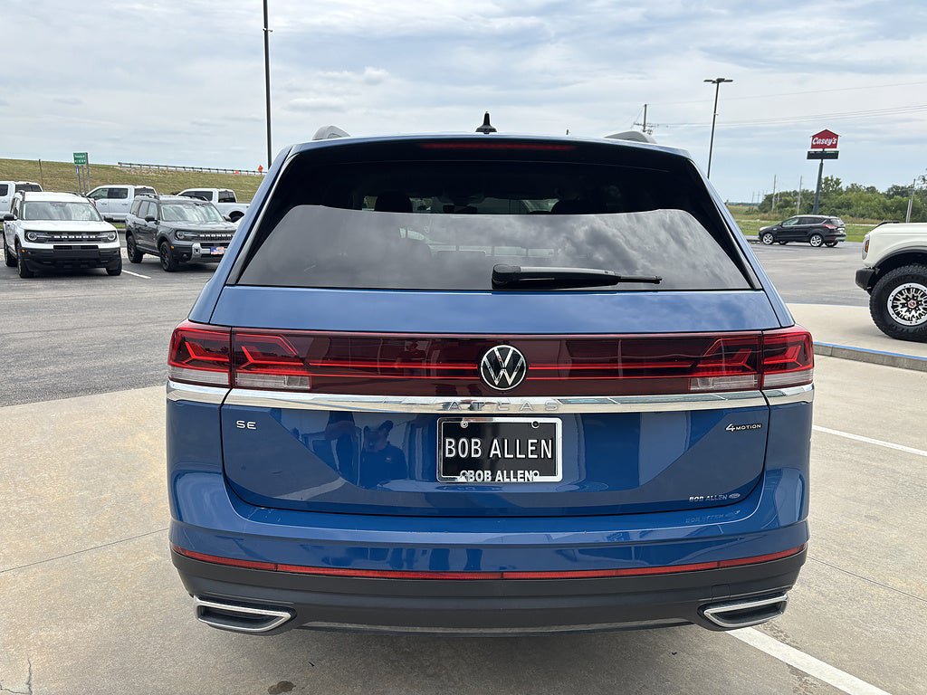 Used 2025 Volkswagen Atlas SE AWD/4WD image 4