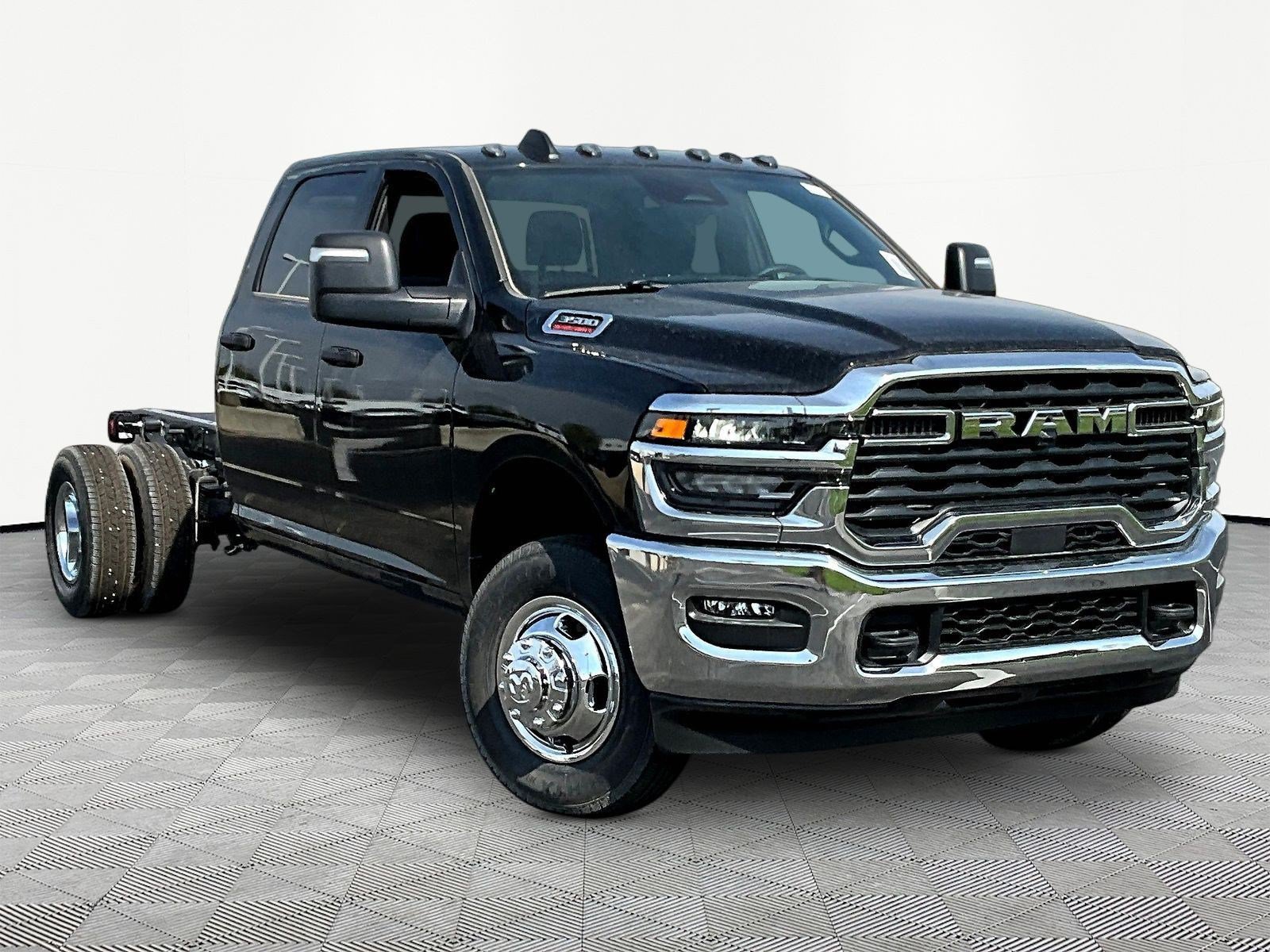 New 2026 RAM 3500 Tradesman w/ Chrome Appearance Group A AWD/4WD image 3