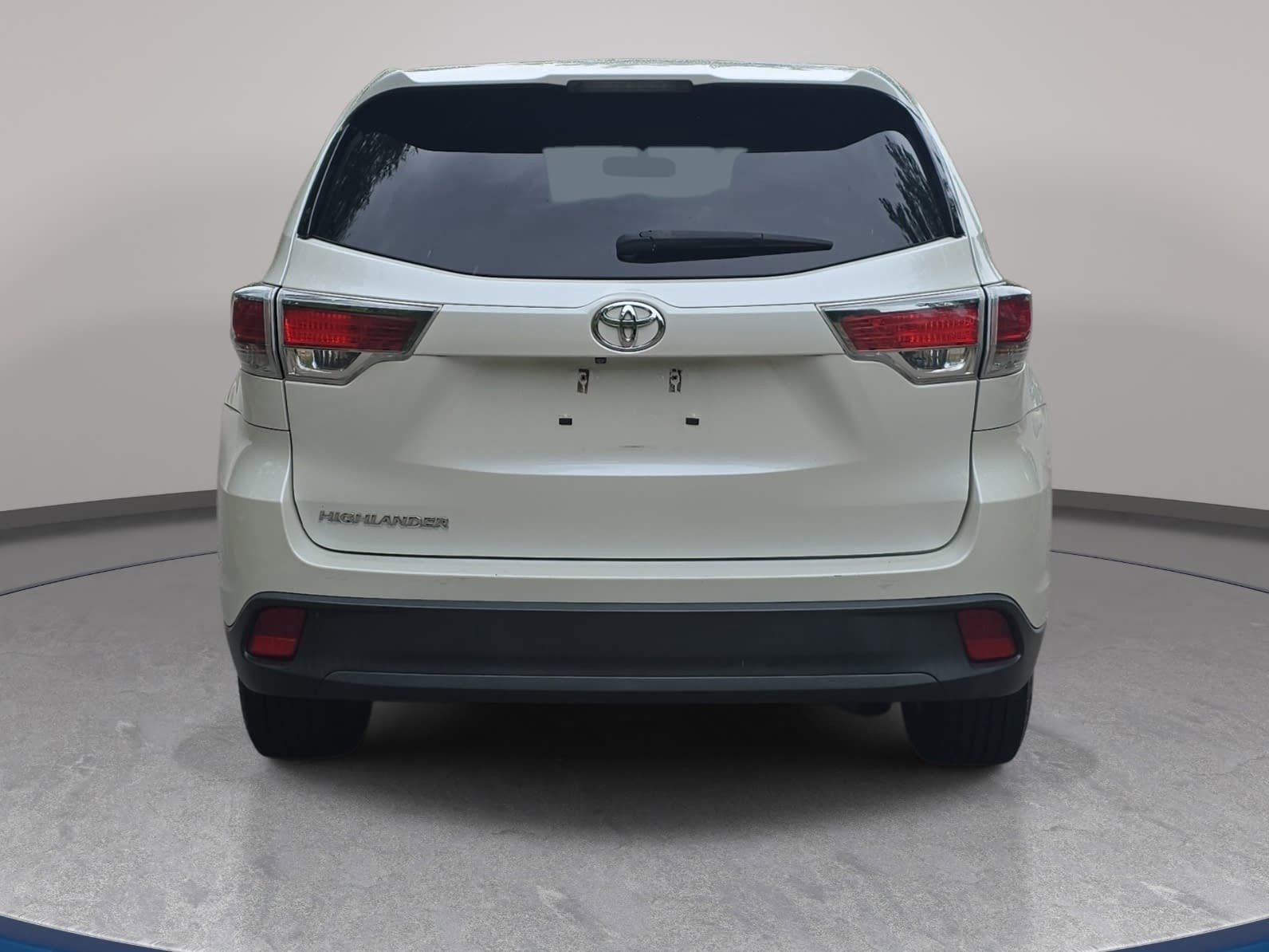 Used 2016 Toyota Highlander LE FWD image 6