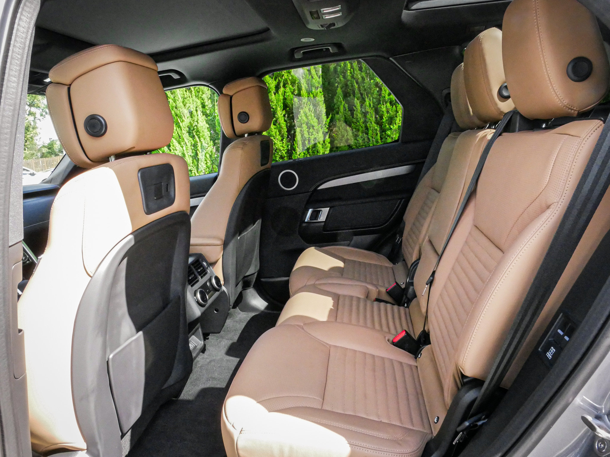 Used 2026 Land Rover Discovery Limited Edition AWD/4WD image 31