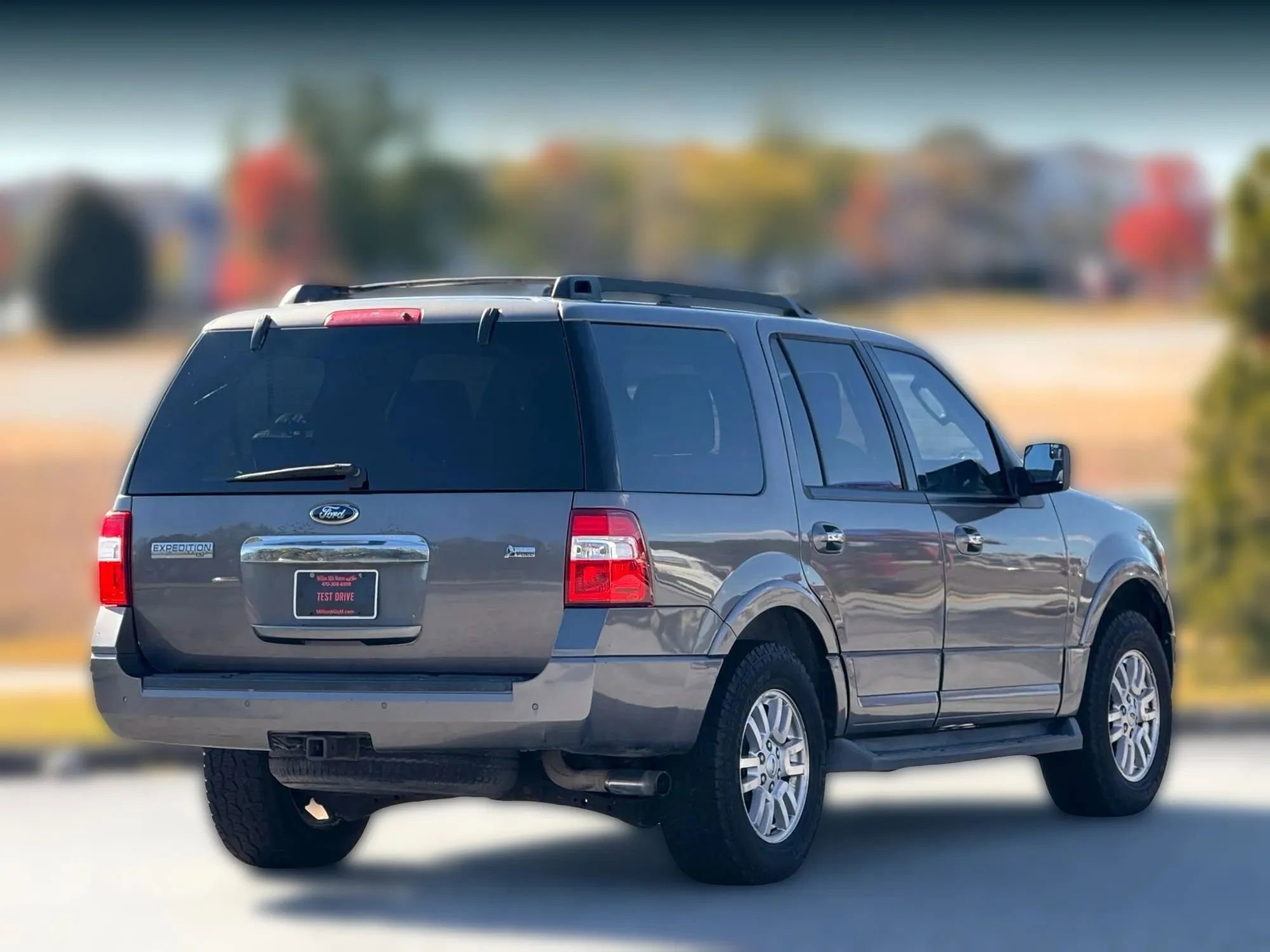 Used 2013 Ford Expedition XLT image 9