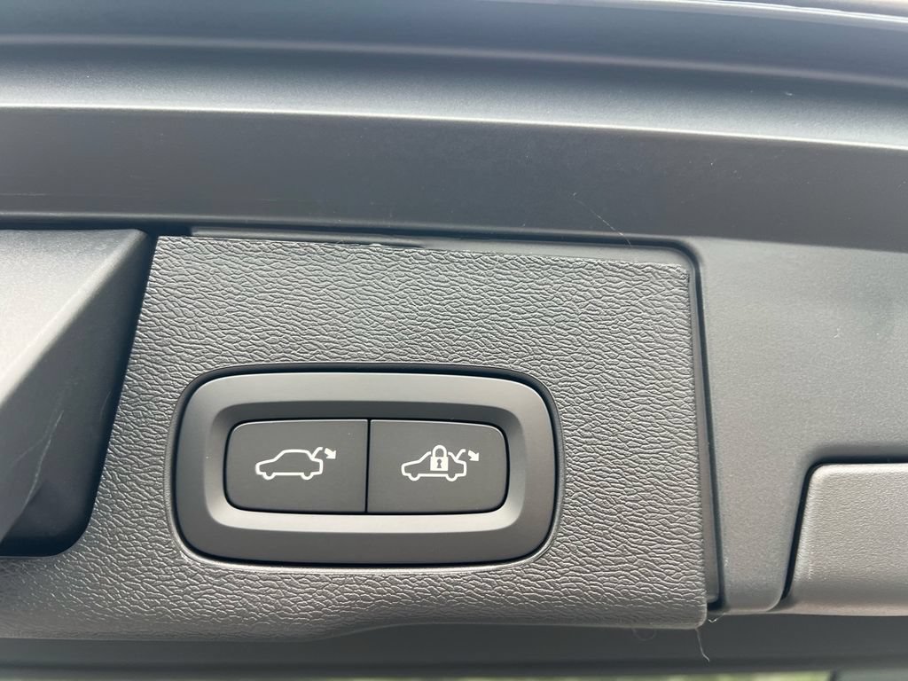 New 2027 Volvo XC60 B5 Ultra AWD/4WD image 28