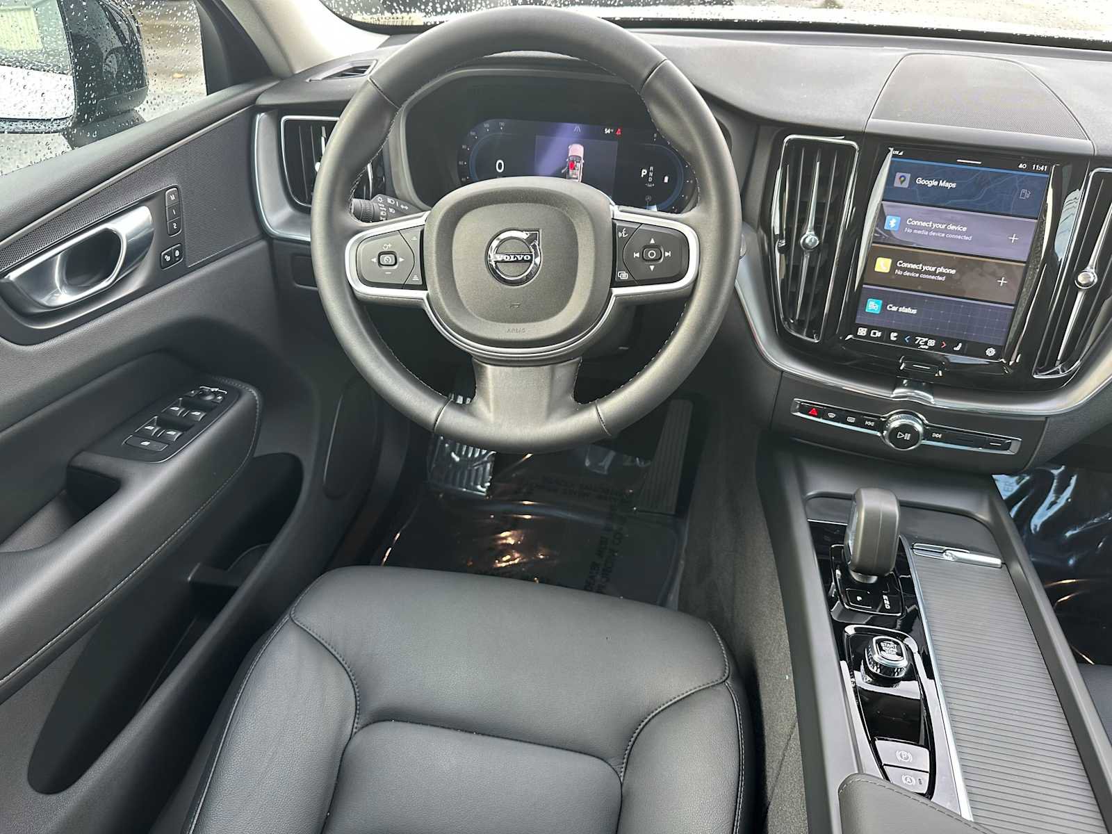 Used 2025 Volvo XC60 B5 Core w/ Climate Package image 17