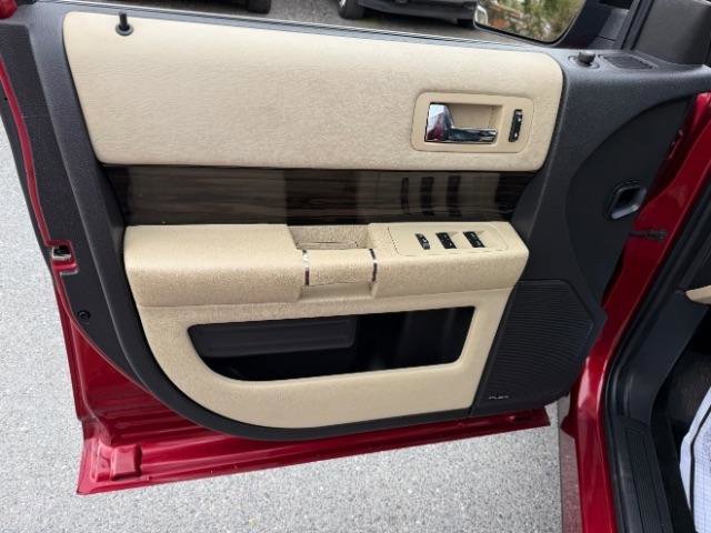 Used 2019 Ford Flex SEL FWD image 17