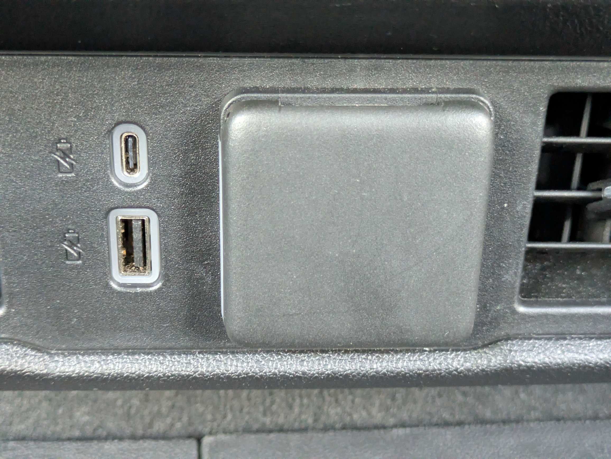 Used 2025 Chevrolet Silverado 1500 LT AWD/4WD image 8