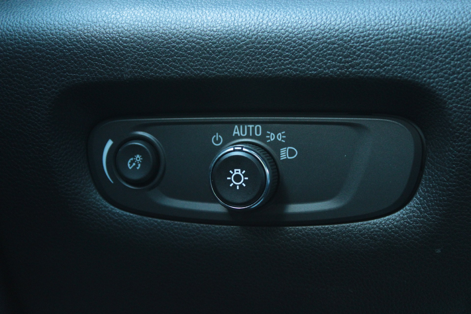 Used 2023 Chevrolet Traverse LT FWD image 31
