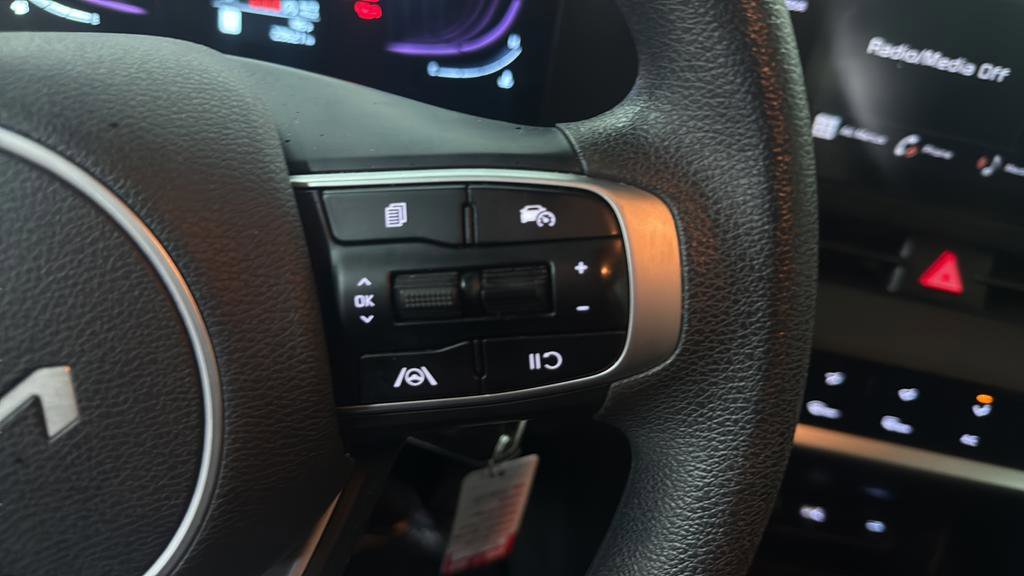 Used 2025 Kia Sportage LX image 26