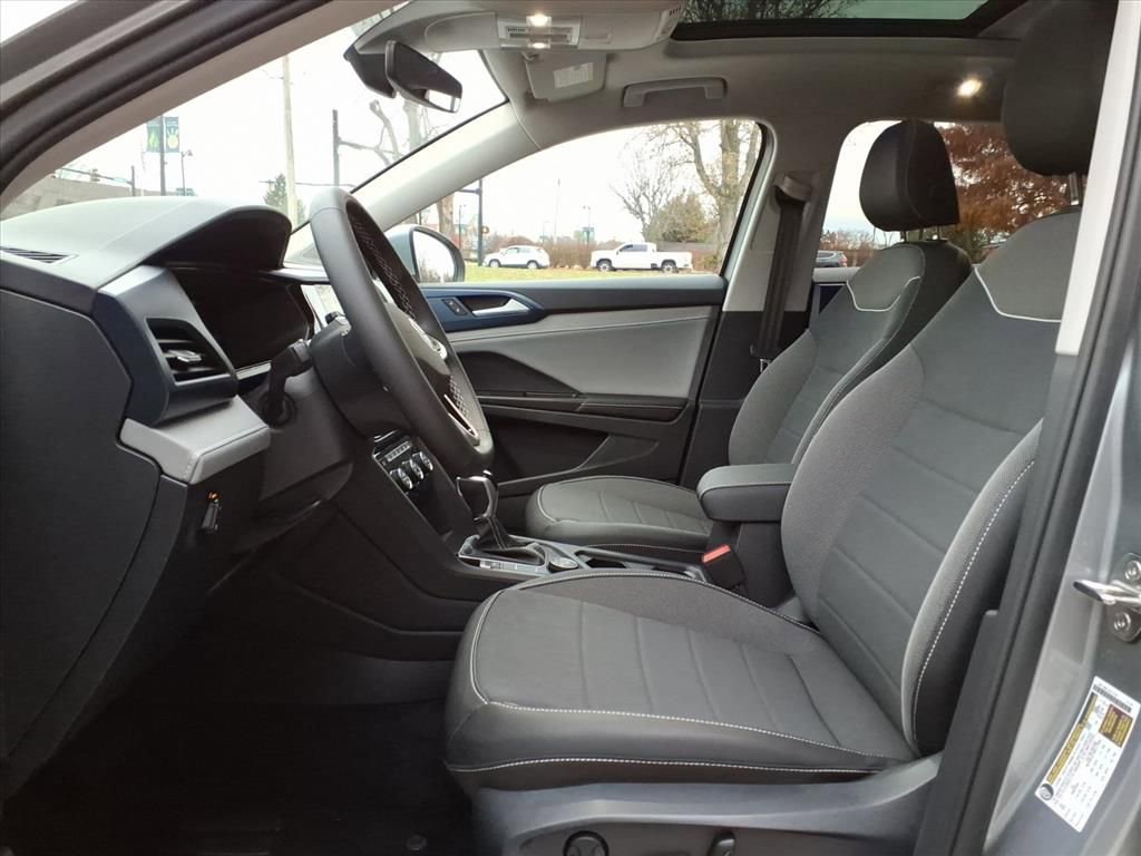 Used 2024 Volkswagen Taos SE image 13