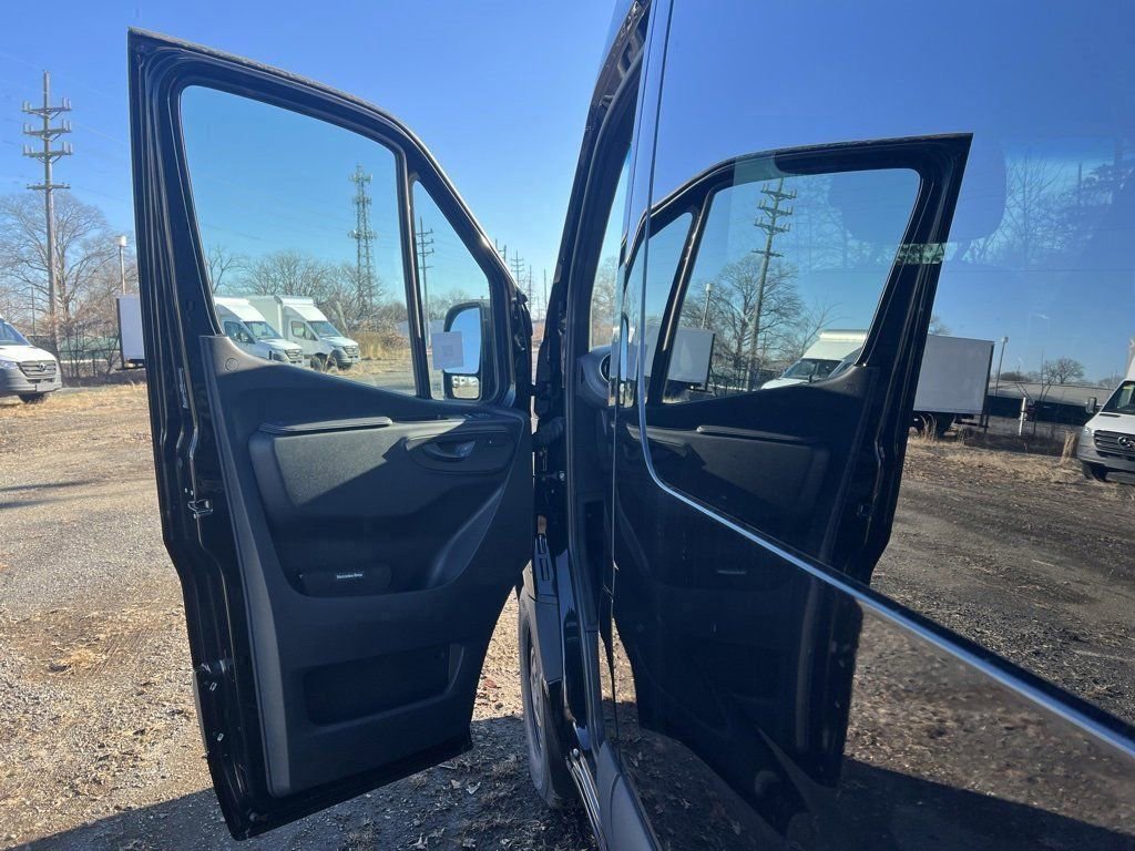 New 2025 Mercedes-Benz Sprinter 2500 image 12