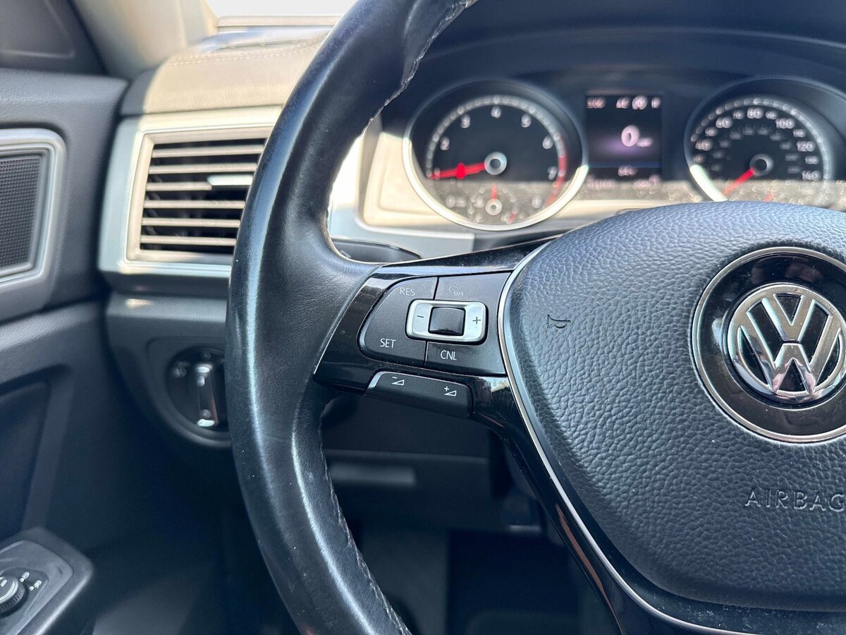 Used 2018 Volkswagen Atlas SE FWD image 26