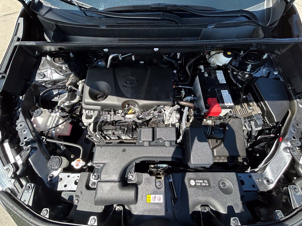 Used 2025 Toyota RAV4 XLE AWD/4WD image 32
