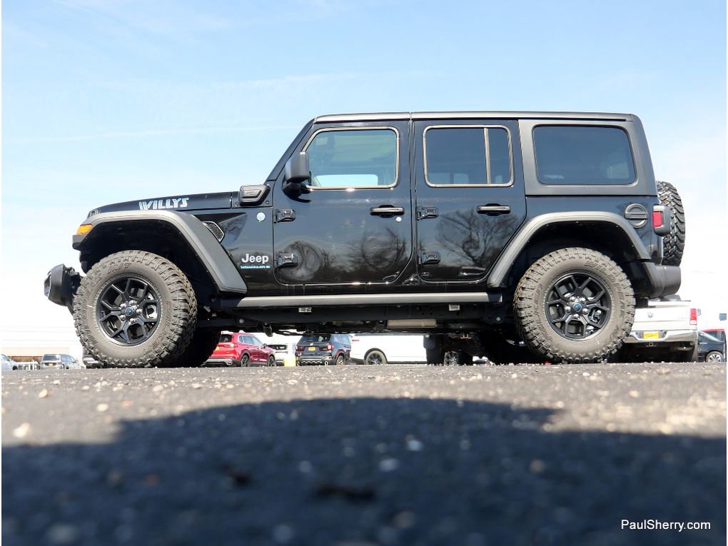 Used 2025 Jeep Wrangler Willys image 15