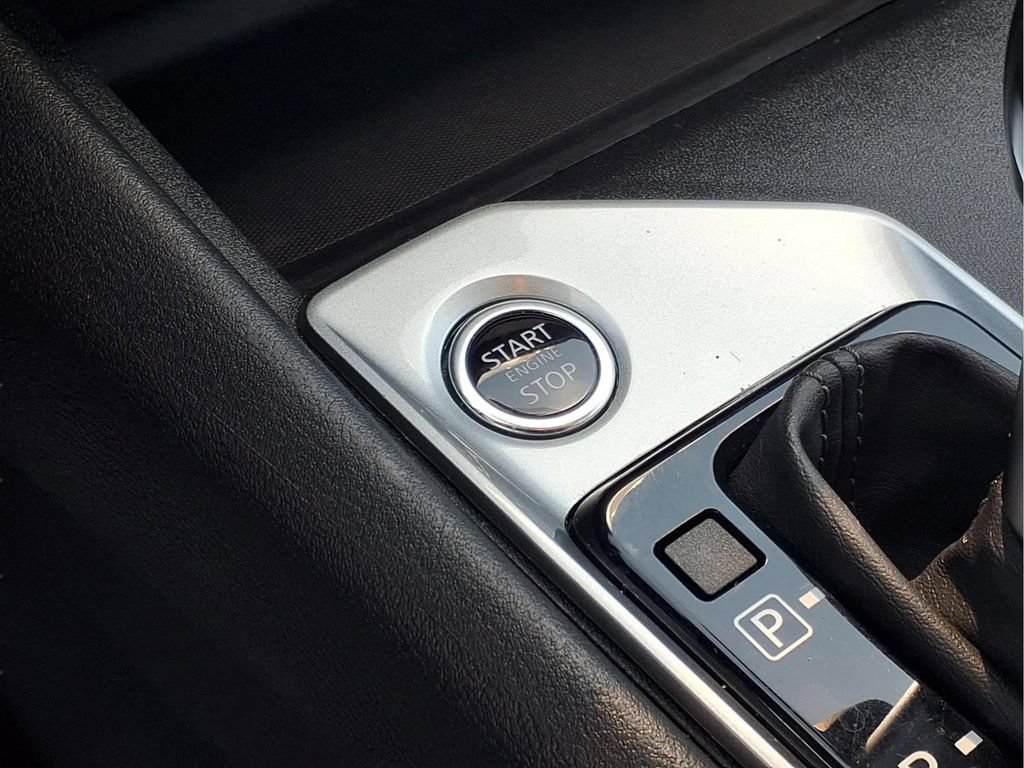 Used 2025 Nissan Altima 2.5 SV FWD image 14