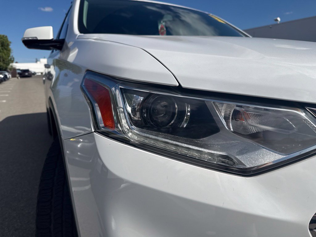 Used 2020 Chevrolet Traverse LT FWD image 4