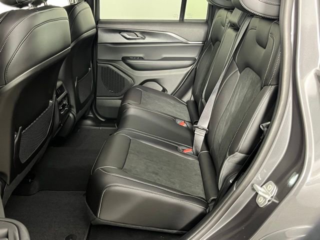 New 2025 Jeep Grand Cherokee Laredo image 25