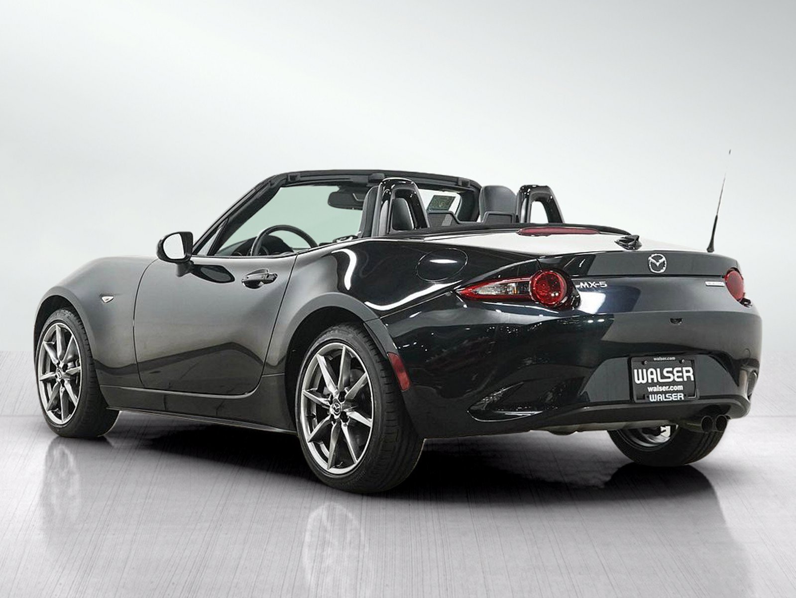 Used 2023 MAZDA MX-5 Miata Grand Touring RWD image 4
