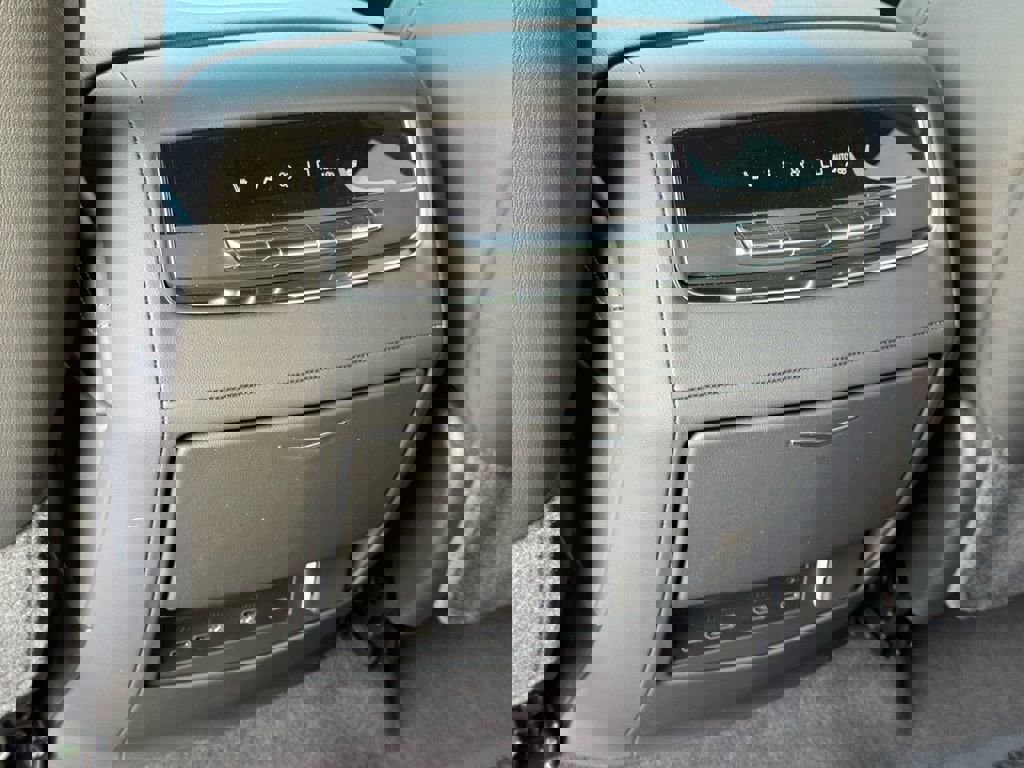 New 2026 Cadillac Escalade ESV Sport w/ LPO, ONYX Package image 36