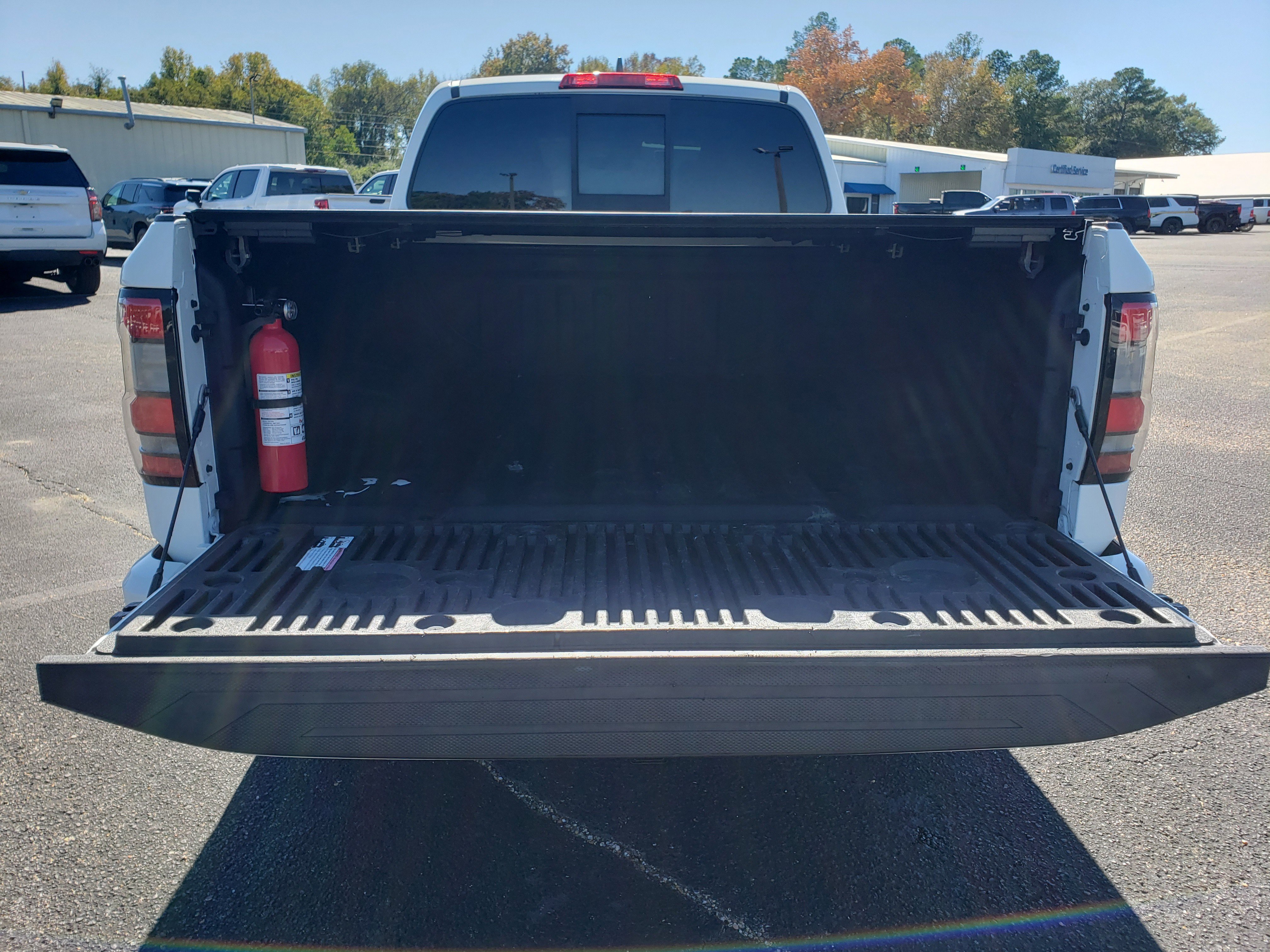 Used 2022 Nissan Frontier SV w/ Technology Package image 9