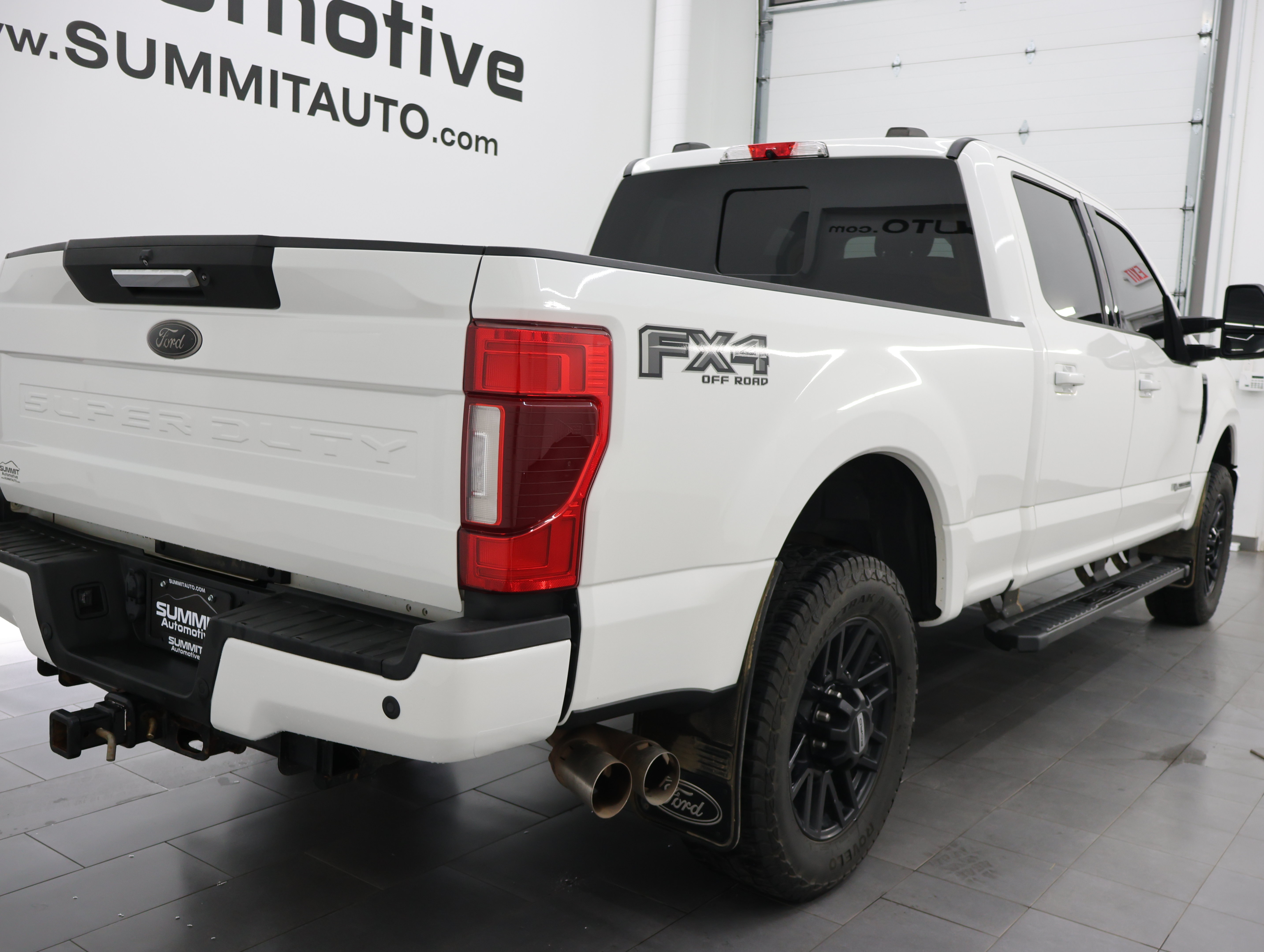 Used 2022 Ford F350 Lariat w/ Black Appearance Package AWD/4WD image 4