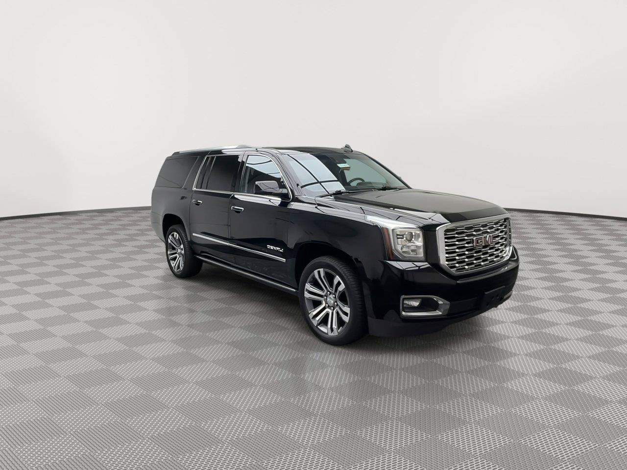 Used 2018 GMC Yukon XL Denali w/ Denali Ultimate Package AWD/4WD image 39