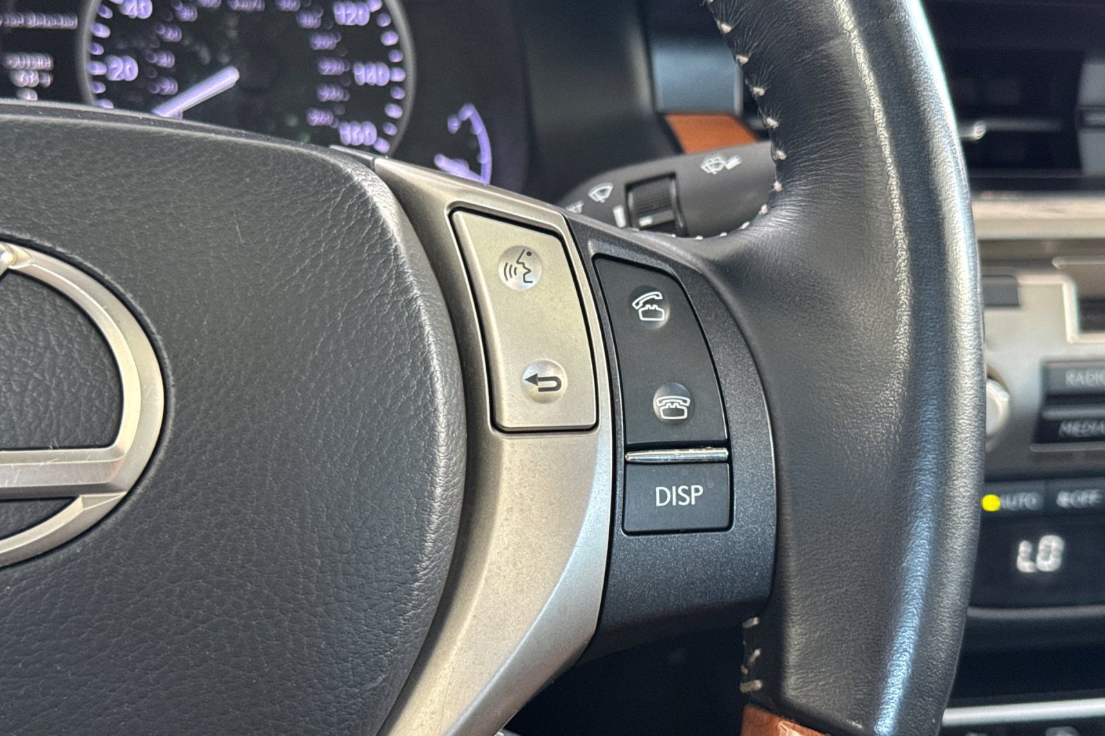 Used 2014 Lexus ES 300h w/ Luxury Package w/Bamboo Trim FWD image 31