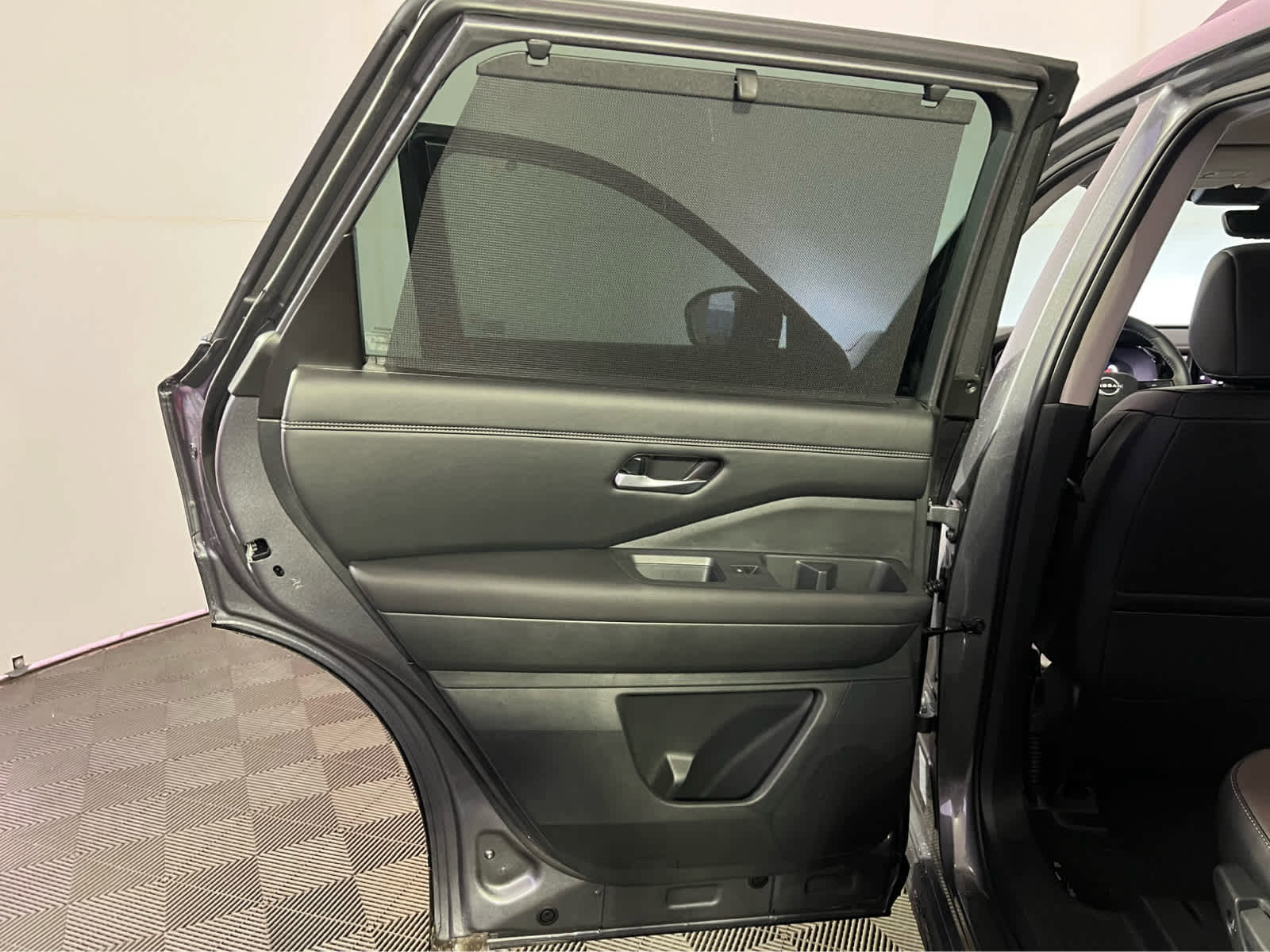 New 2026 Nissan Pathfinder Platinum image 17