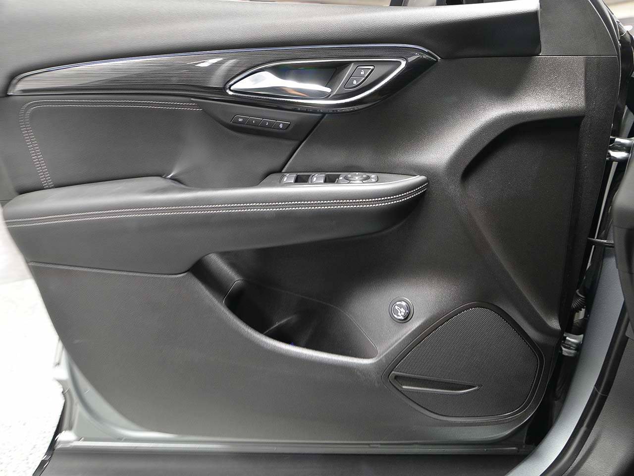 Used 2023 Buick Envision Essence w/ Sport Touring Package FWD image 6