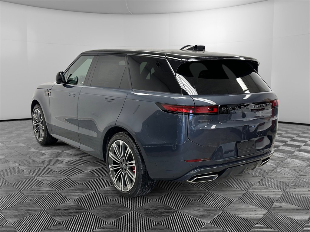 New 2025 Land Rover Range Rover Sport Dynamic SE image 3