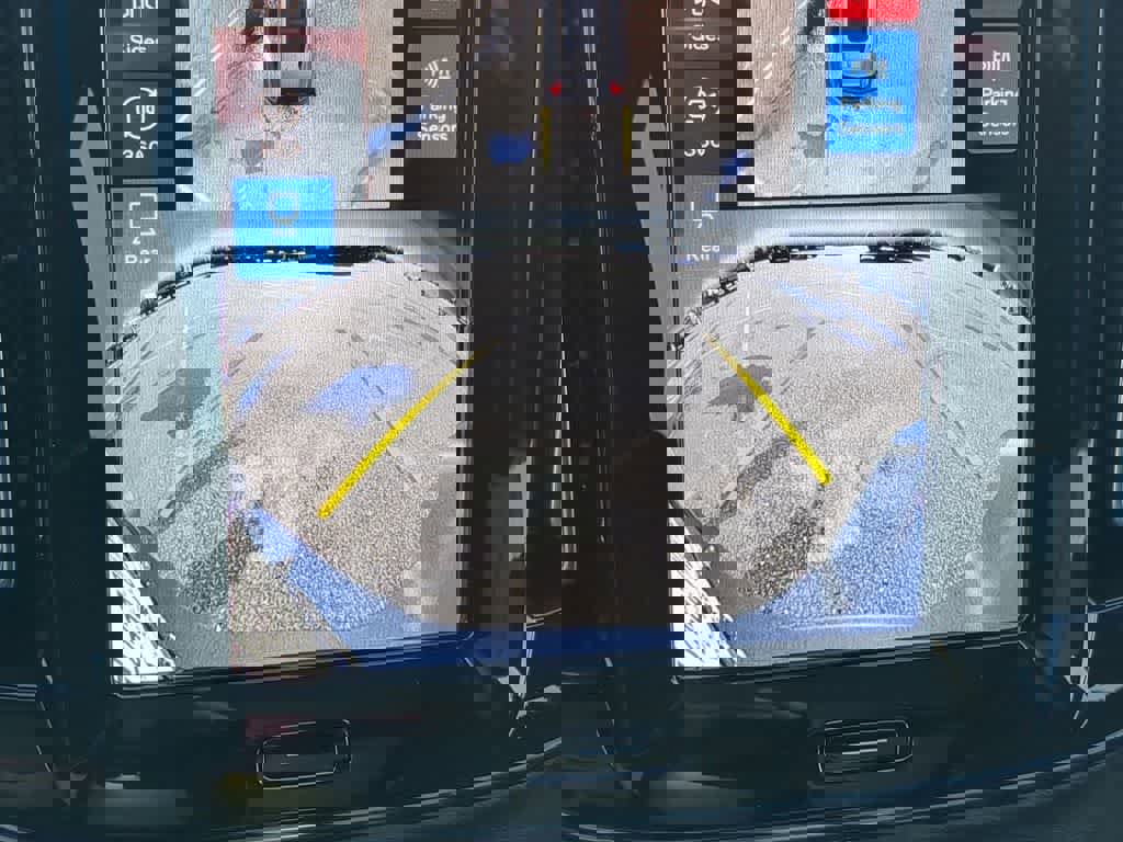 Used 2026 Volvo XC40 B5 Ultra w/ Climate Package image 28