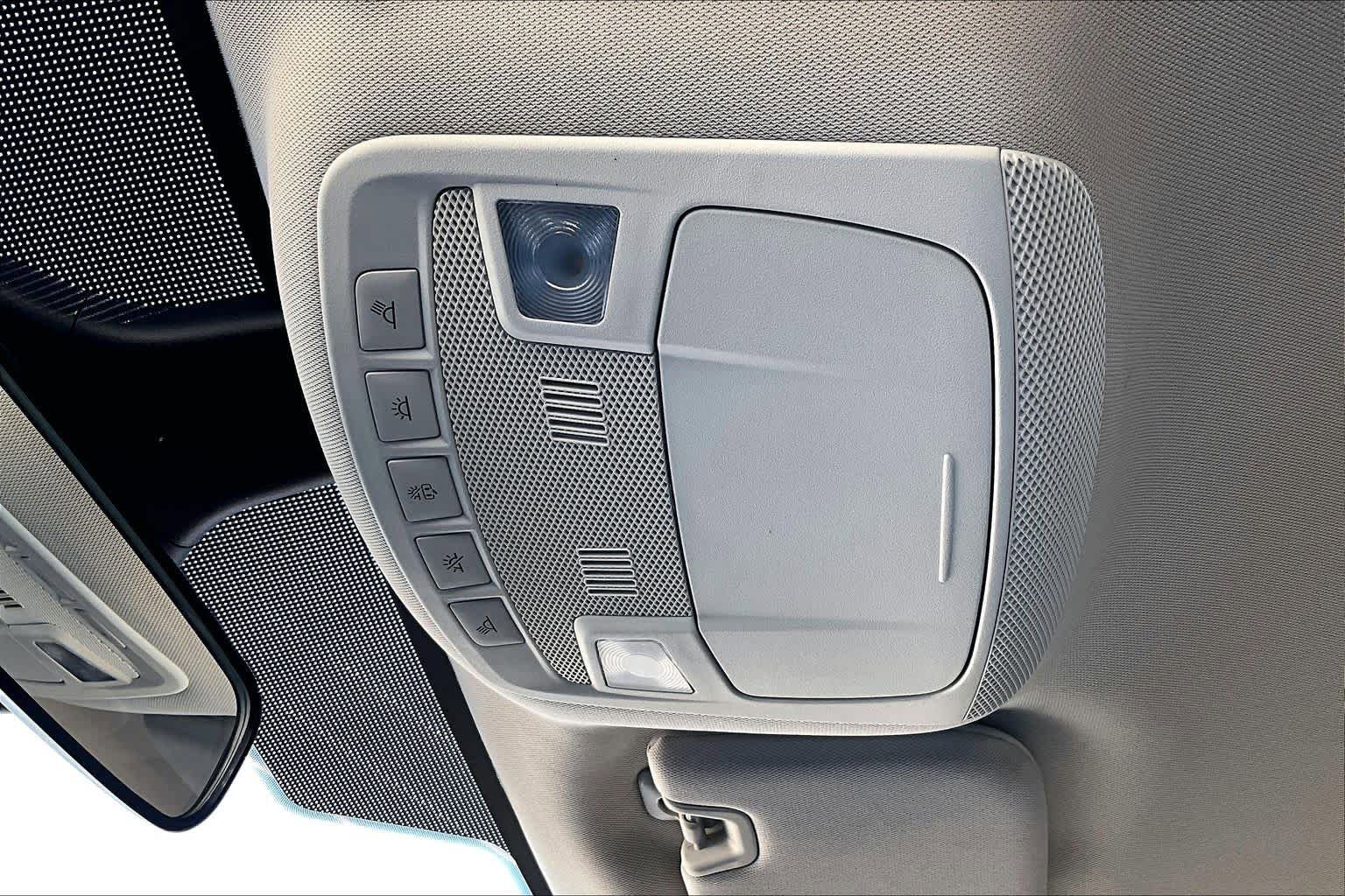 Used 2022 Ford Edge SE image 32