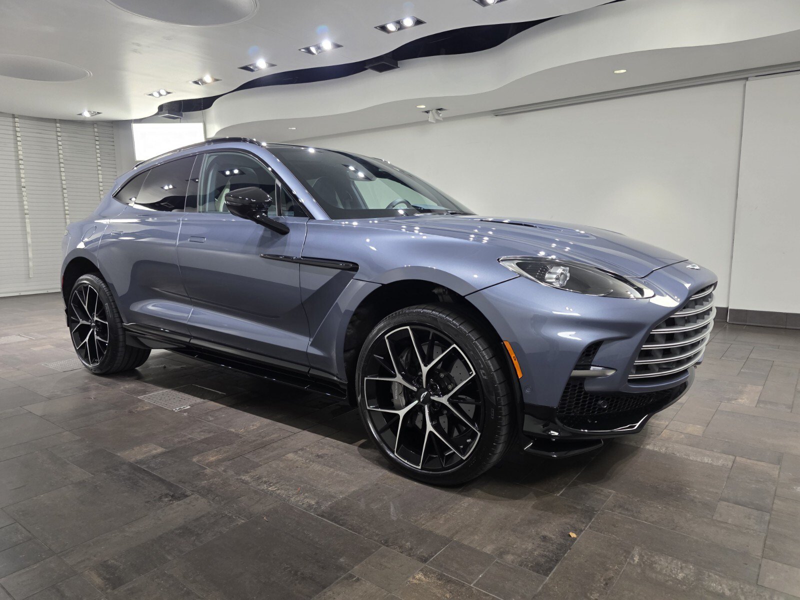 Used 2025 Aston Martin DBX 707 AWD/4WD video 1