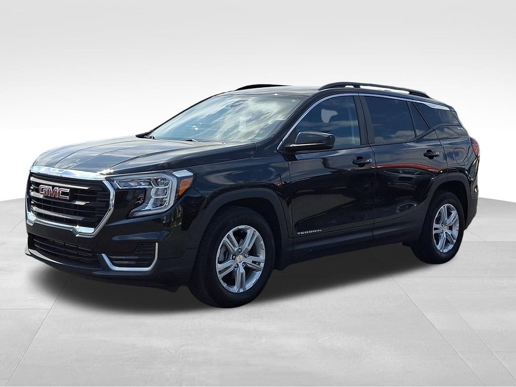 Used 2022 GMC Terrain SLE w/ Driver Convenience Package image 3