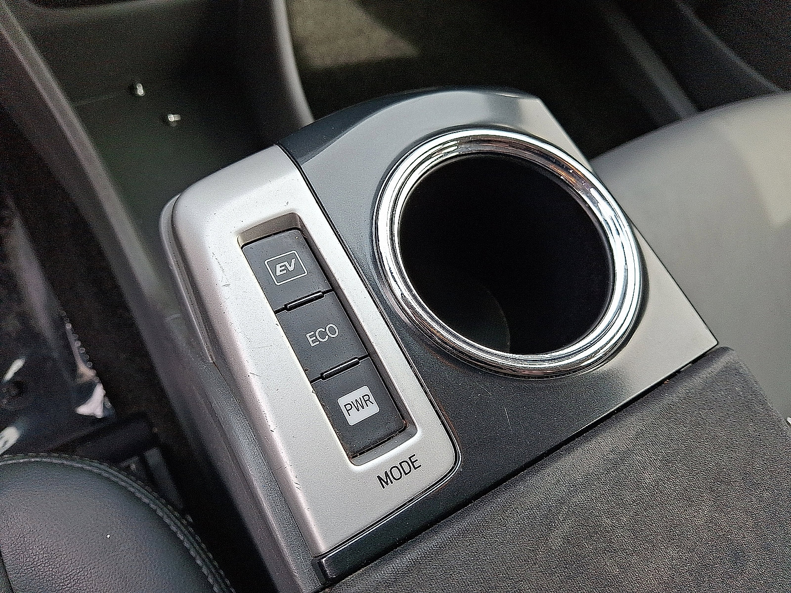 Used 2014 Toyota Prius V Five image 23