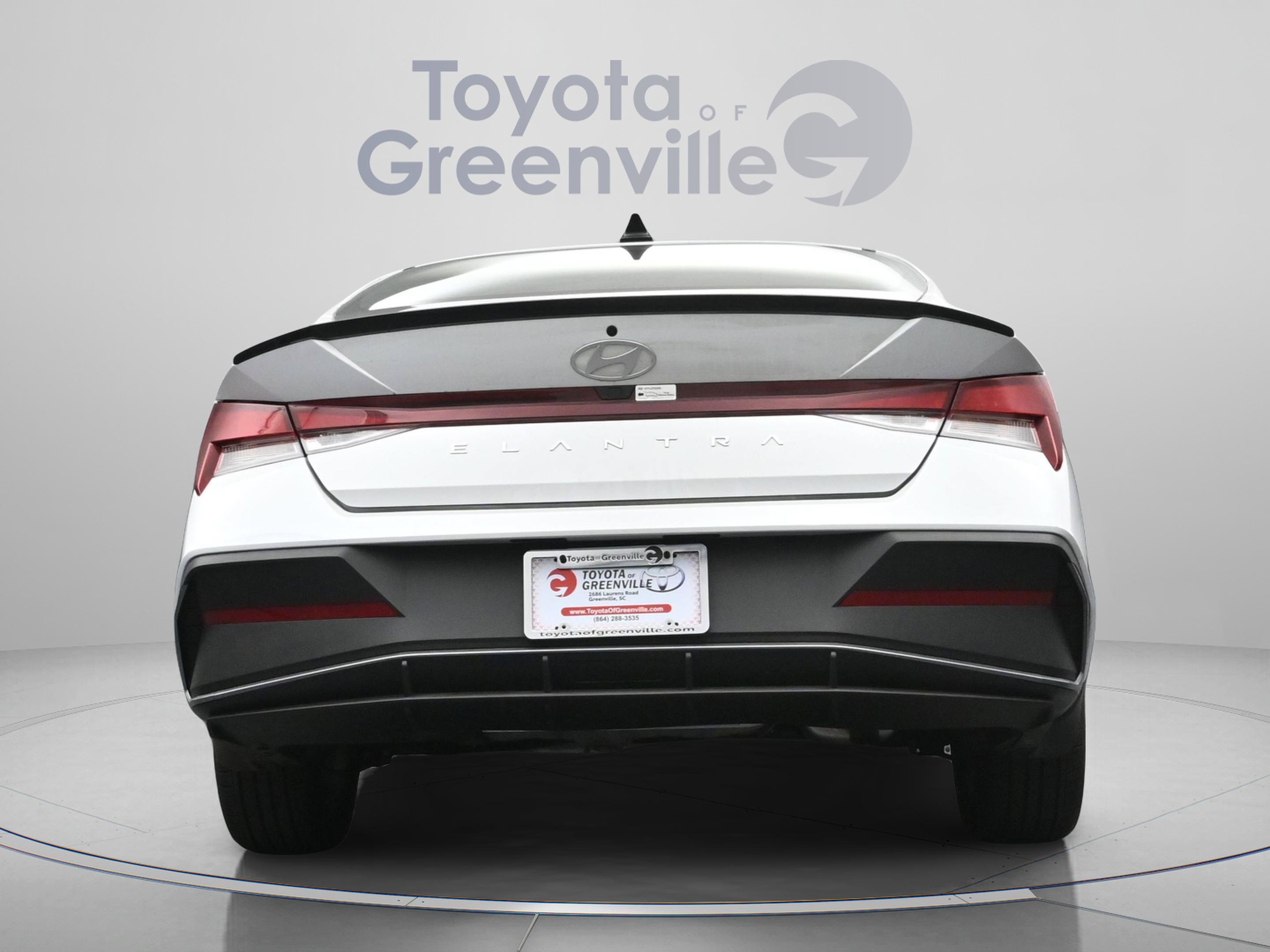 Used 2025 Hyundai Elantra Sport FWD image 9