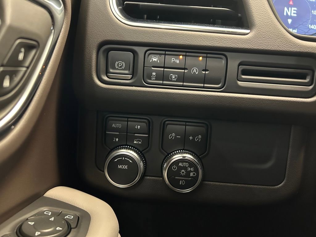 Used 2023 GMC Yukon SLT w/ SLT Luxury Package image 19