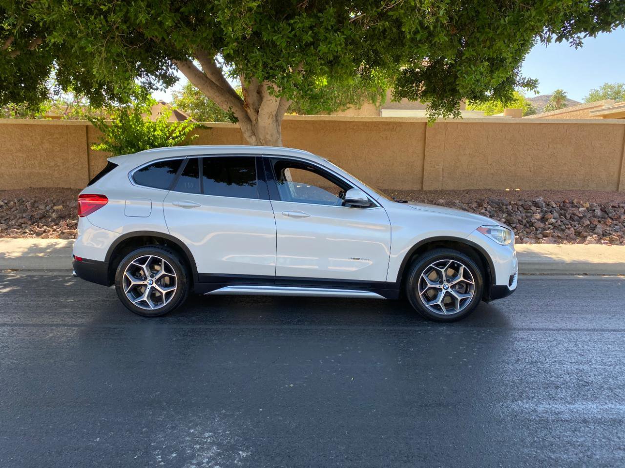 Used 2017 BMW X1 sDrive28i FWD image 3