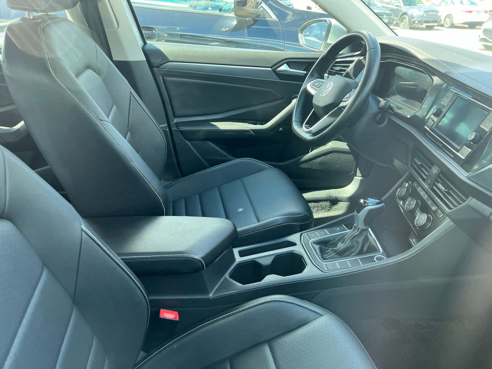 Used 2024 Volkswagen Jetta SE FWD image 5
