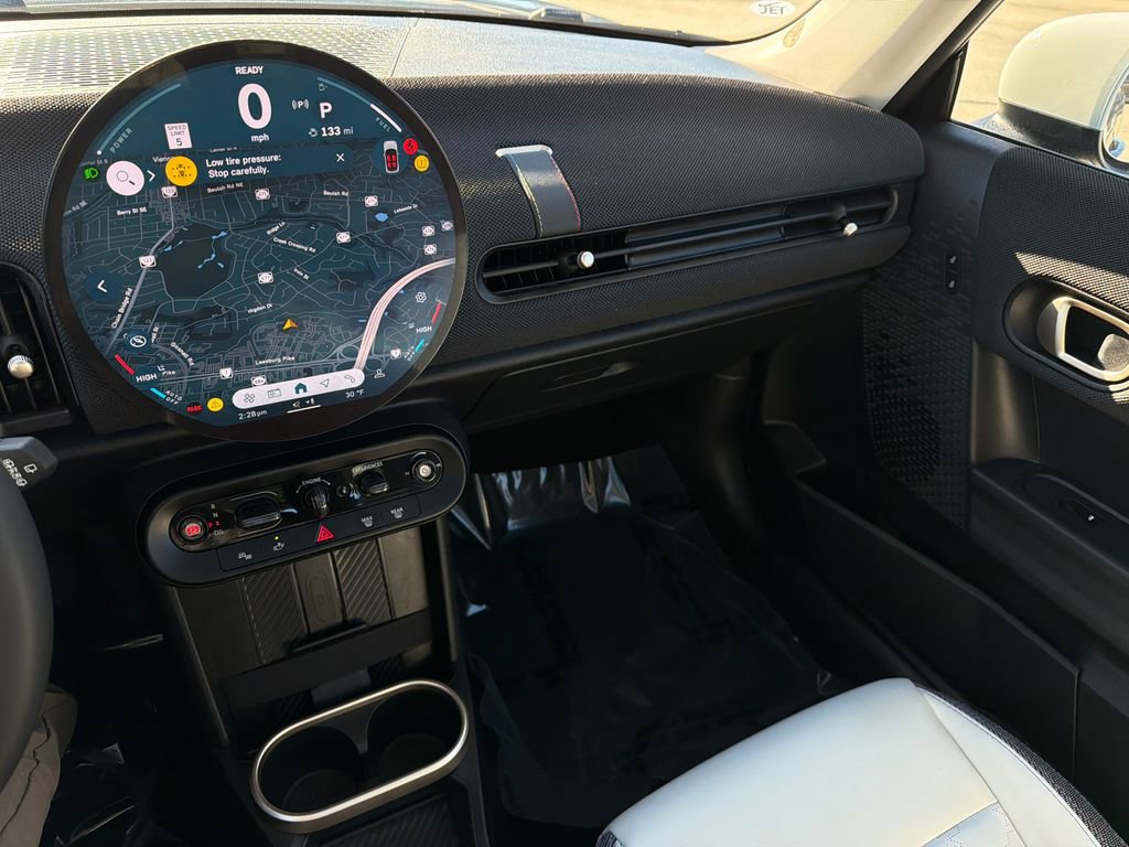 Used 2025 MINI Cooper 2-Door Hardtop image 21