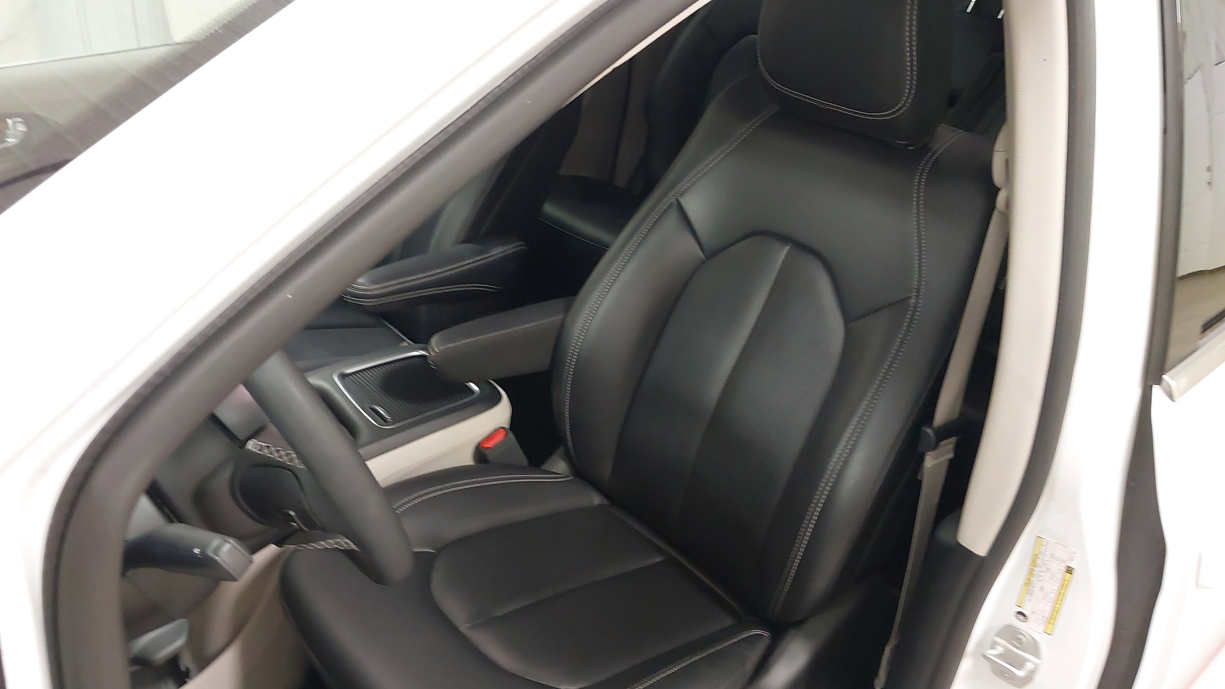 Used 2024 Chrysler Pacifica Select image 22