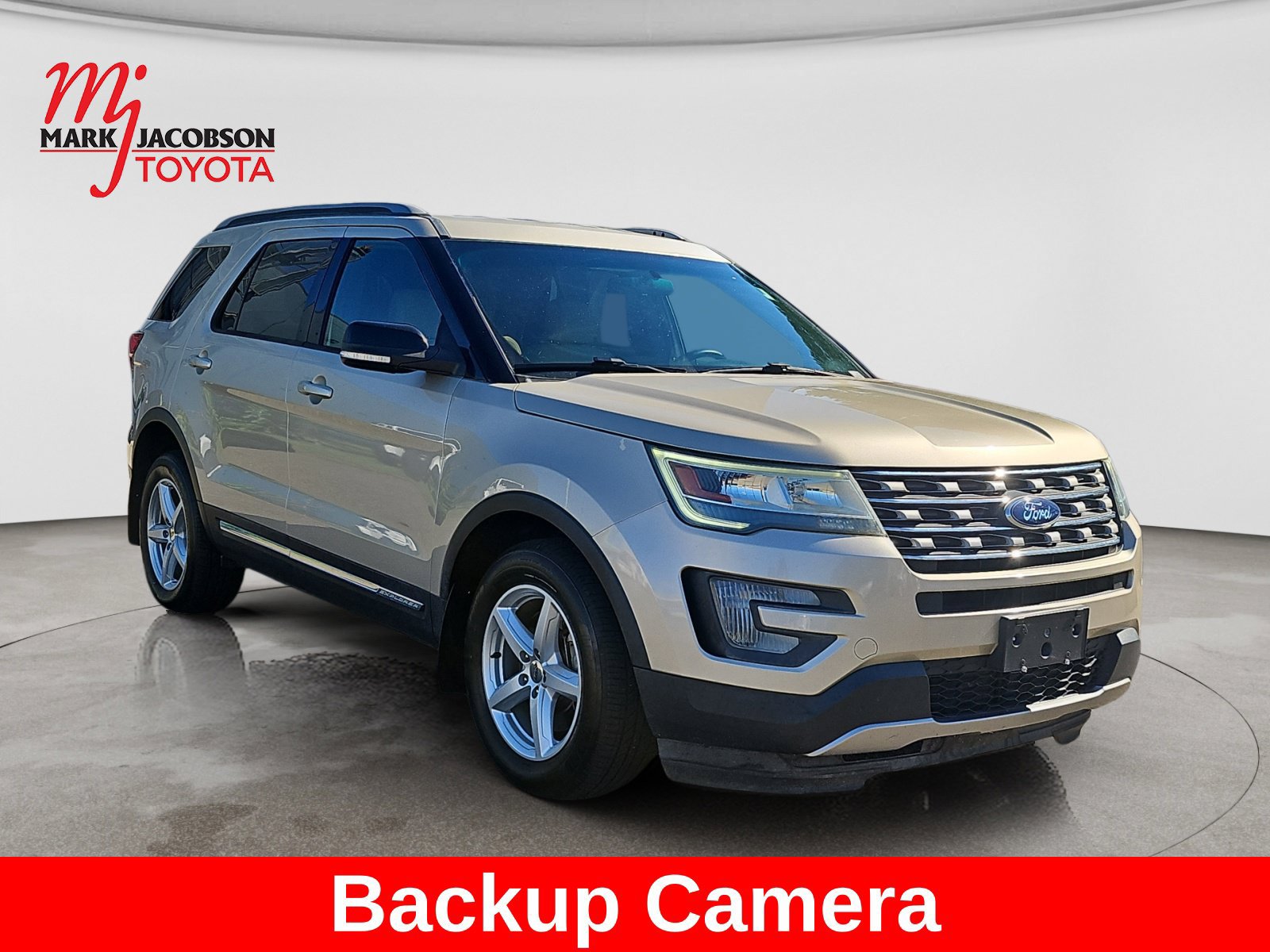 Used 2017 Ford Explorer XLT AWD/4WD image 4
